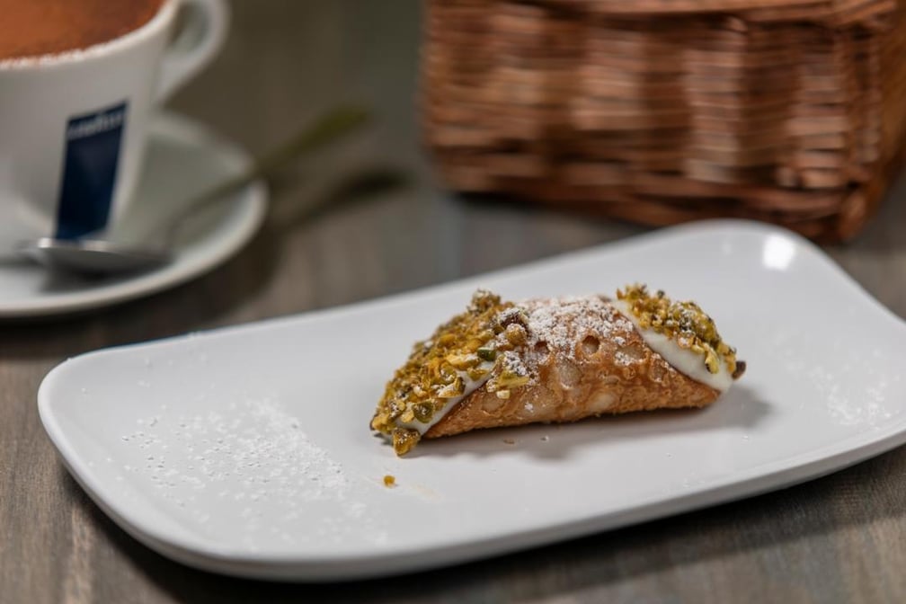 Pistachio Mini Cannoli
